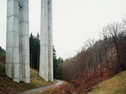 Hans-Christian Schink, A-71 - Brücke Schwarzbachtal, 1997 ©Hans-Christian Schink, Courtesy of Kicken Berlin and Galerie Rothamel Erfurt/Frankfurt