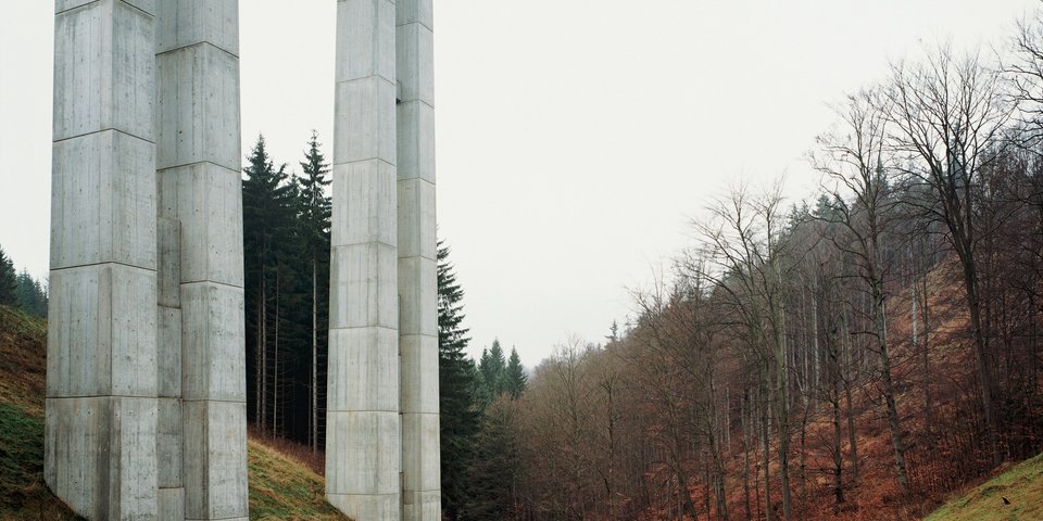 Hans-Christian Schink, A-71 - Brücke Schwarzbachtal, 1997 ©Hans-Christian Schink, Courtesy of Kicken Berlin and Galerie Rothamel Erfurt/Frankfurt